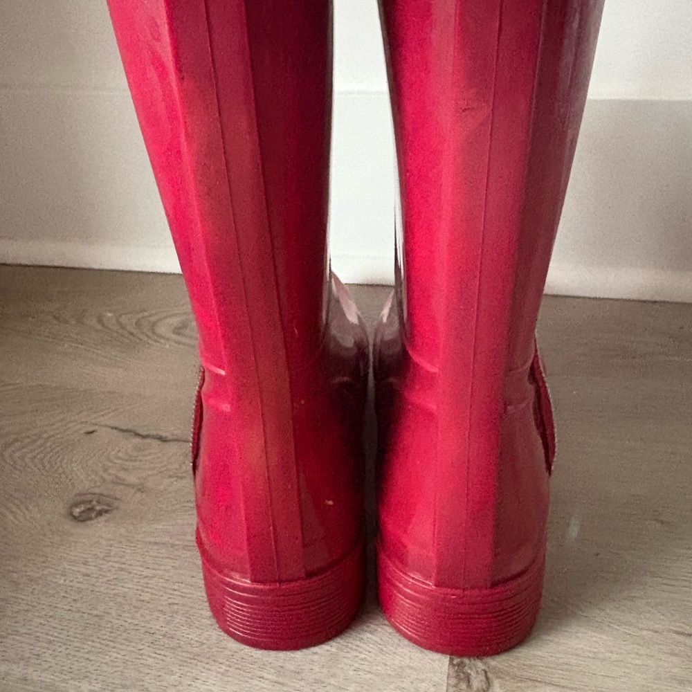Women's Unlisted by Kenneth Cole Stylish Red Rain Boots - SIZE 8 - Picture 8 of 11
